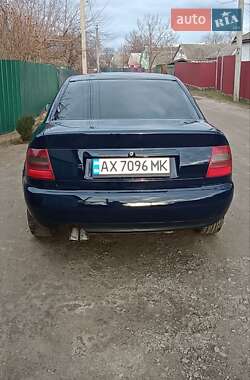 Седан Audi A4 1996 в Черкасах