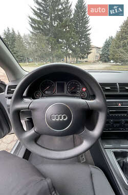 Седан Audi A4 2004 в Христиновке