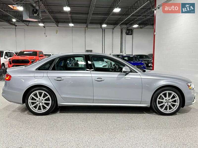 Седан Audi A4 2015 в Львове