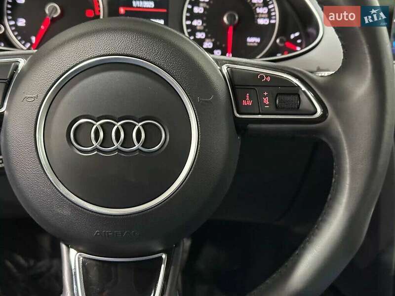 Седан Audi A4 2015 в Львове