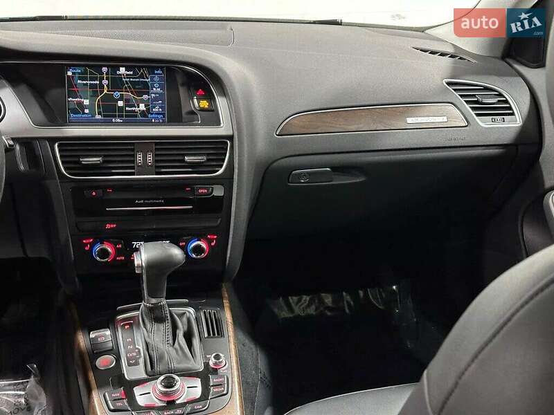 Седан Audi A4 2015 в Львове