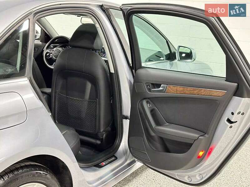 Седан Audi A4 2015 в Львове
