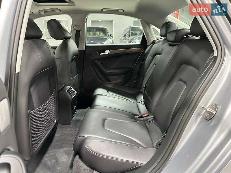 Седан Audi A4 2015 в Львове