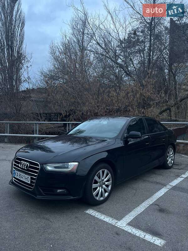 Седан Audi A4 2013 в Киеве