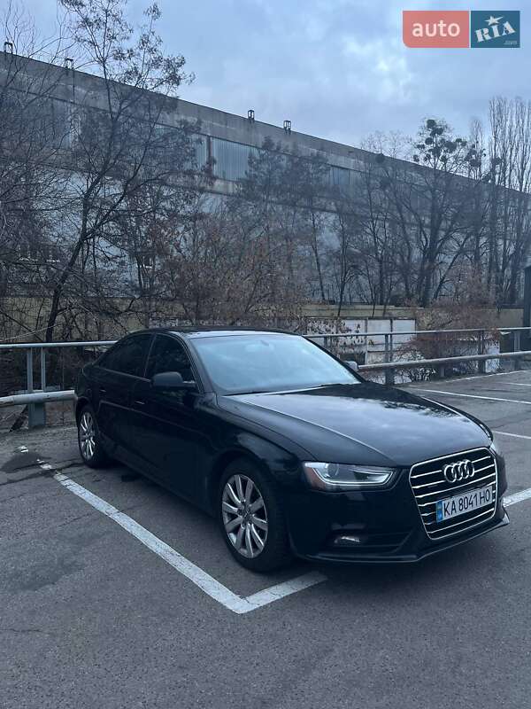 Седан Audi A4 2013 в Киеве