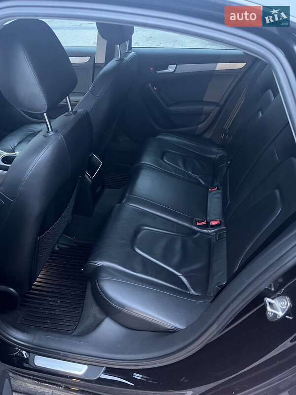 Седан Audi A4 2013 в Киеве