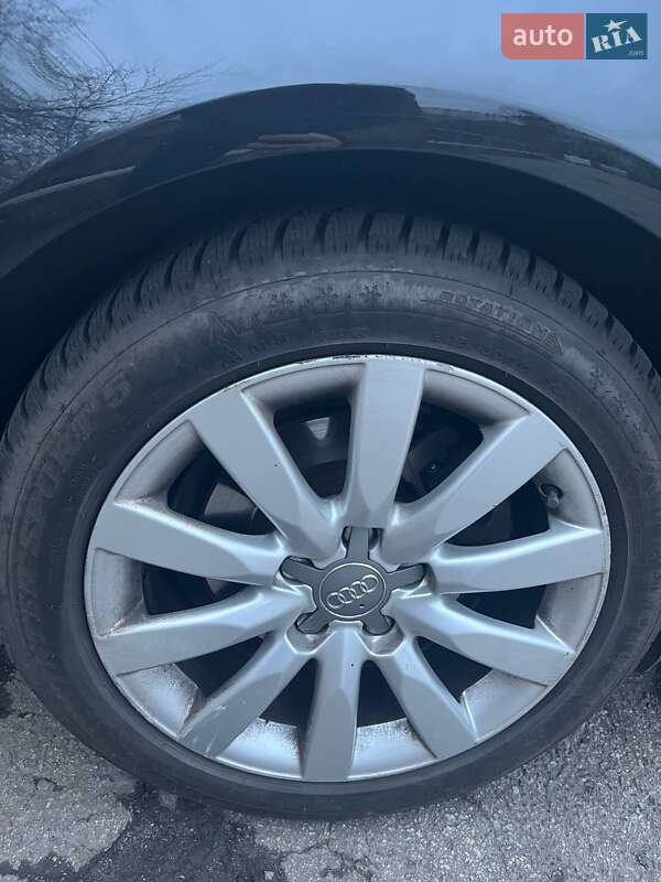 Седан Audi A4 2013 в Киеве