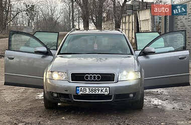 Седан Audi A4 2003 в Шпикове