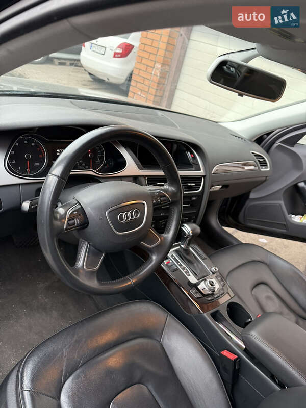 Седан Audi A4 2014 в Киеве