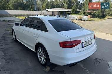 Седан Audi A4 2015 в 