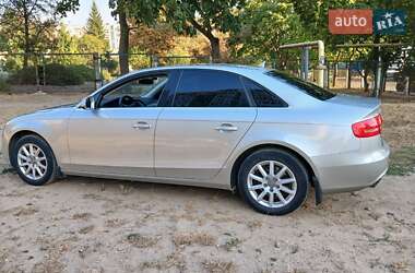 Седан Audi A4 2012 в 
