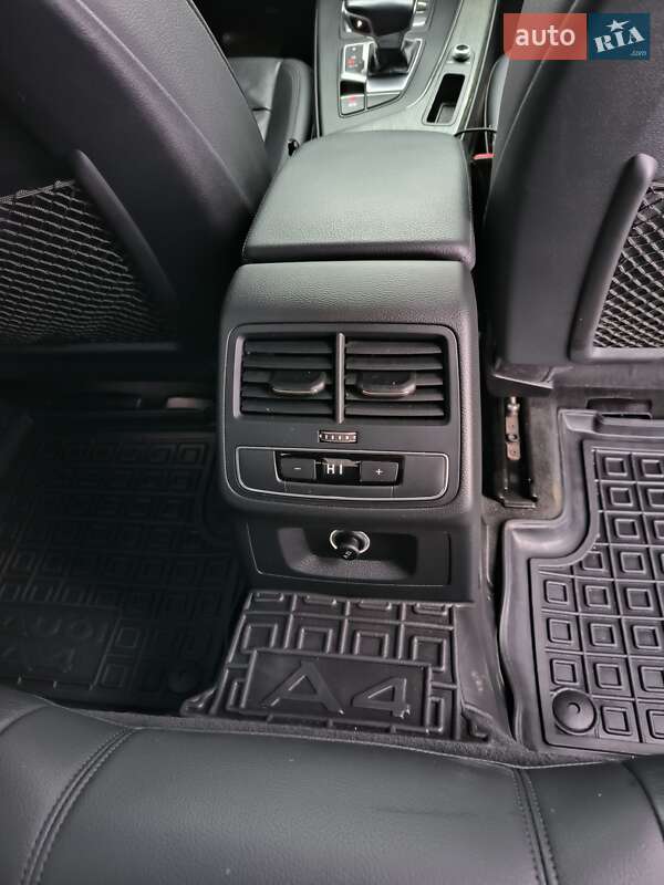 Седан Audi A4 2016 в Ромнах