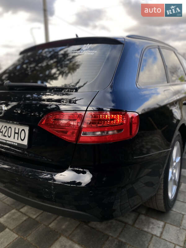 Универсал Audi A4 2011 в Староконстантинове