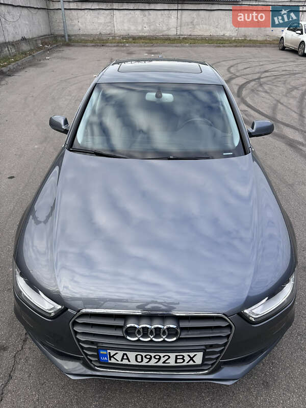 Седан Audi A4 2014 в Киеве