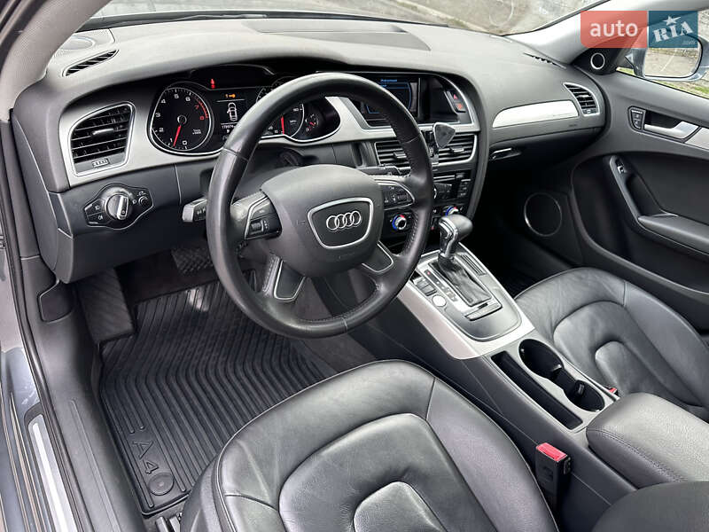 Седан Audi A4 2014 в Киеве