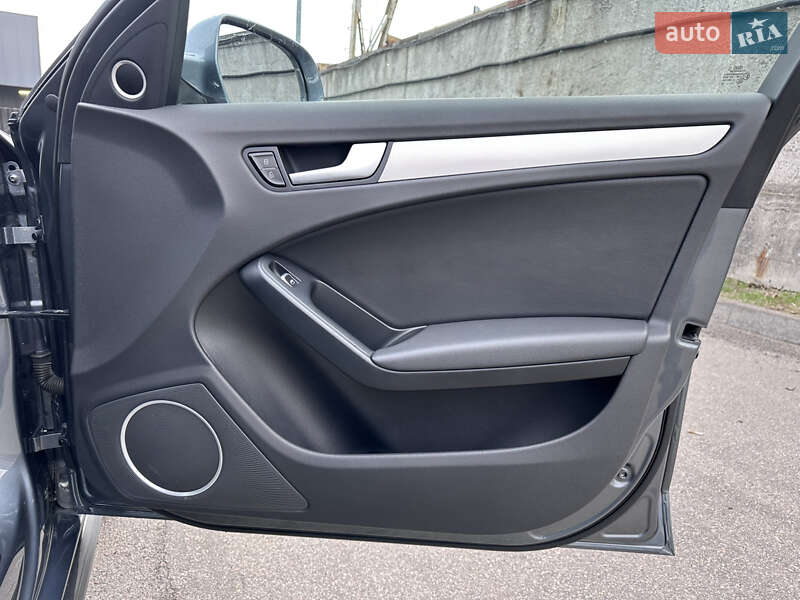 Седан Audi A4 2014 в Киеве