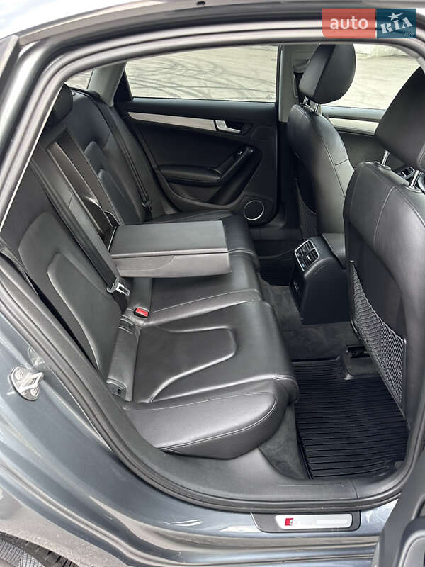 Седан Audi A4 2014 в Киеве