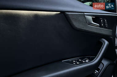 Седан Audi A4 2019 в 