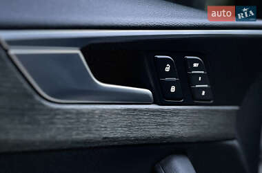 Седан Audi A4 2019 в 