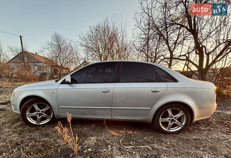 Седан Audi A4 2004 в Млинове