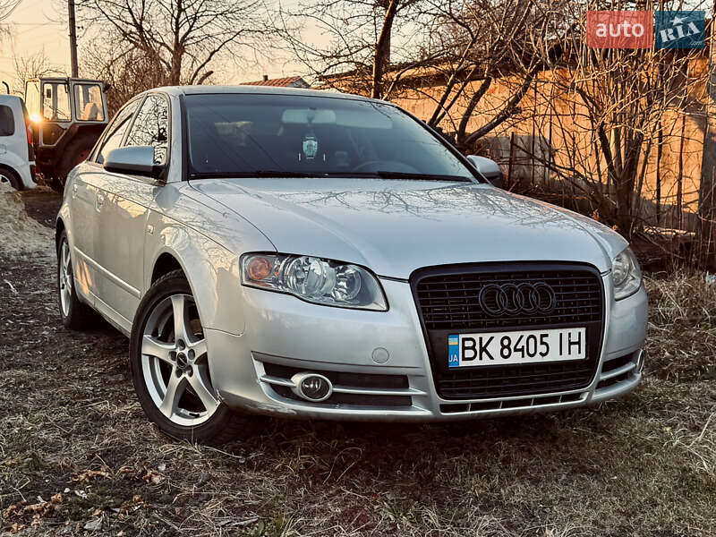 Седан Audi A4 2004 в Млинове