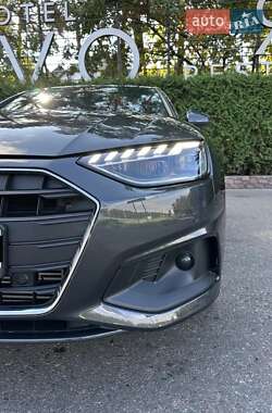 Седан Audi A4 2023 в 