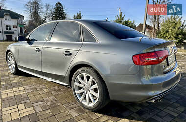Седан Audi A4 2013 в Львове