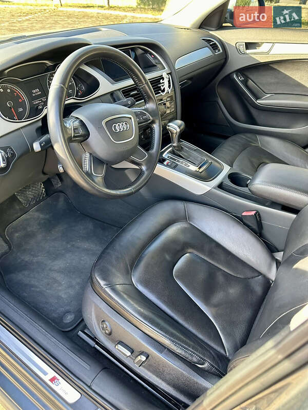 Седан Audi A4 2013 в Львове