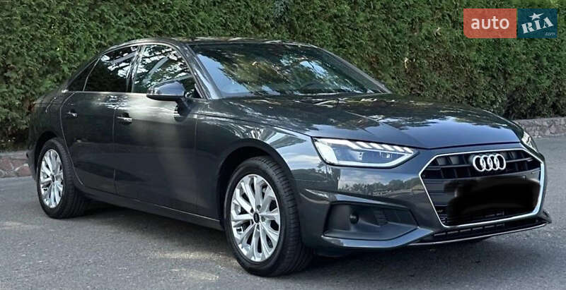 Седан Audi A4 2023 в 