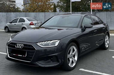 Седан Audi A4 2023 в 