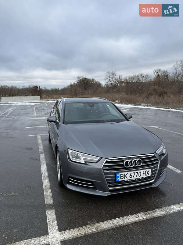 Универсал Audi A4 2017 в Киеве