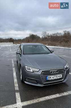 Універсал Audi A4 2017 в 