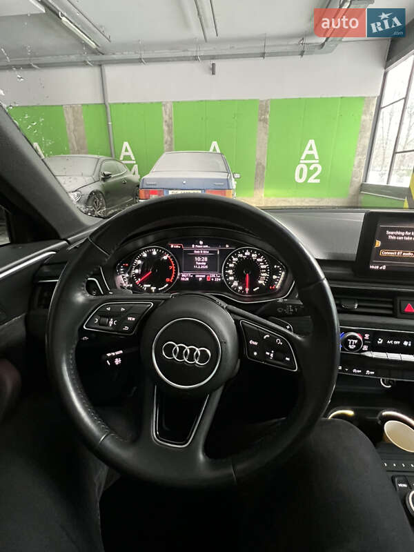 Седан Audi A4 2017 в Мостиске