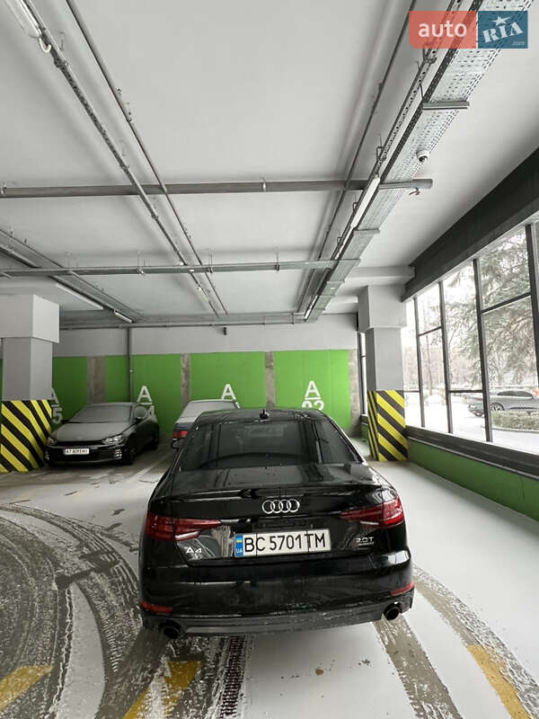 Седан Audi A4 2017 в Мостиске
