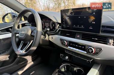 Седан Audi A4 2022 в Львове