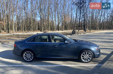 Седан Audi A4 2015 в Львове