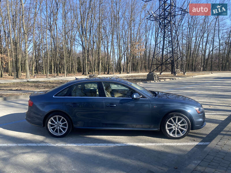 Седан Audi A4 2015 в Львове