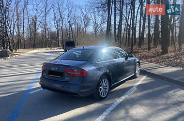 Седан Audi A4 2015 в Львове