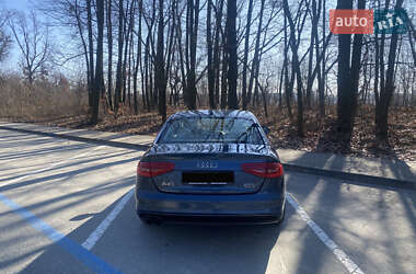 Седан Audi A4 2015 в Львове