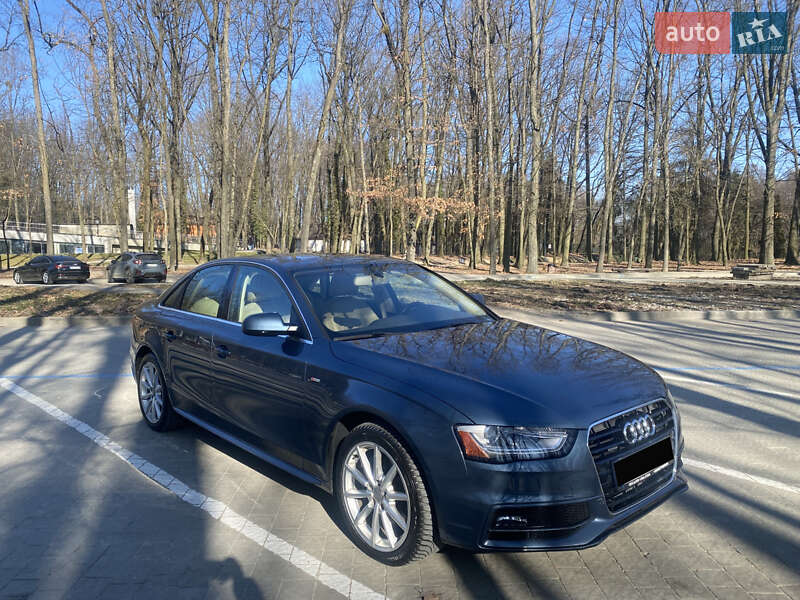 Седан Audi A4 2015 в Львове