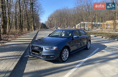 Седан Audi A4 2015 в Львове