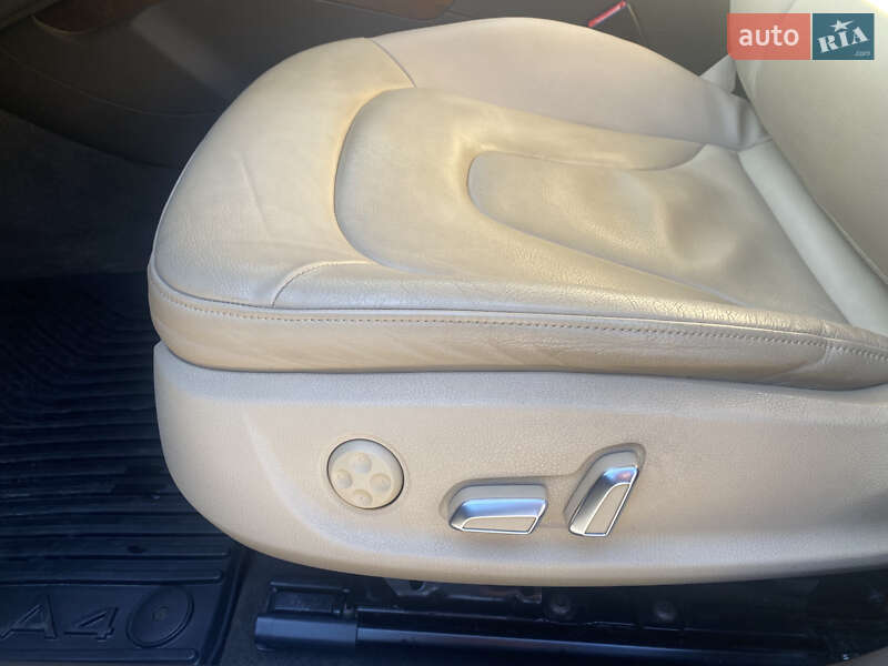 Седан Audi A4 2015 в Львове