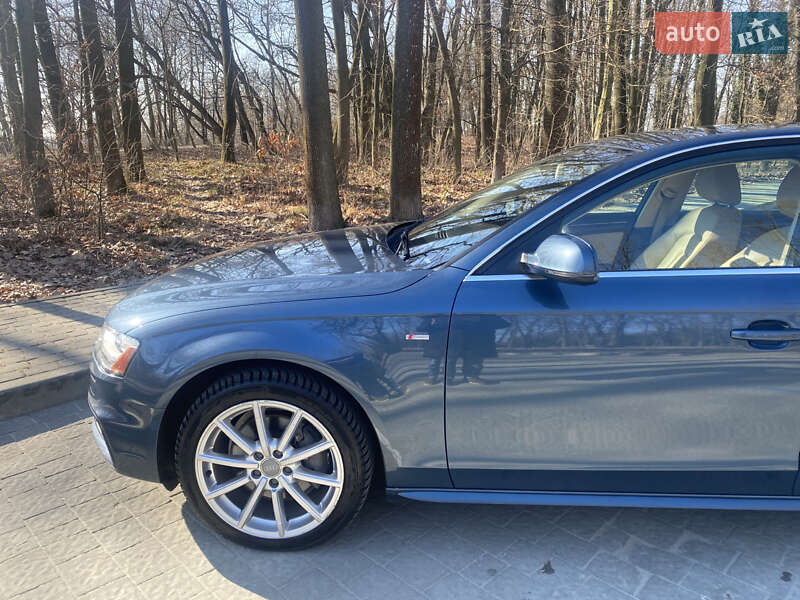 Седан Audi A4 2015 в Львове