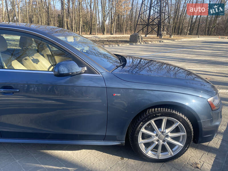 Седан Audi A4 2015 в Львове