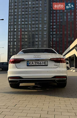 Седан Audi A4 2020 в 