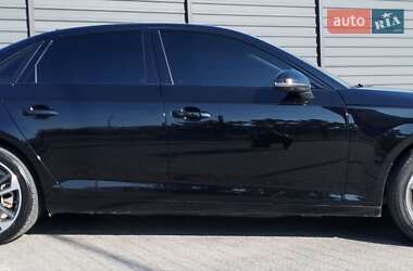 Седан Audi A4 2019 в 