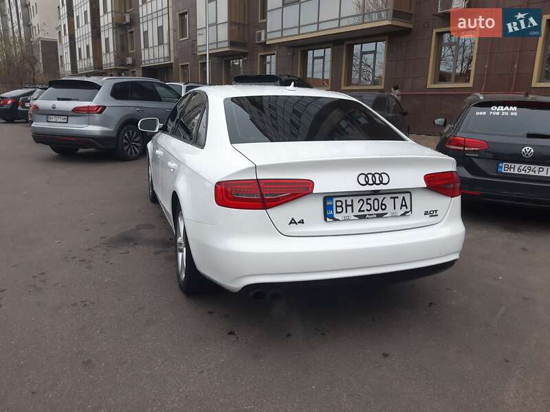 Седан Audi A4 2012 в Одессе