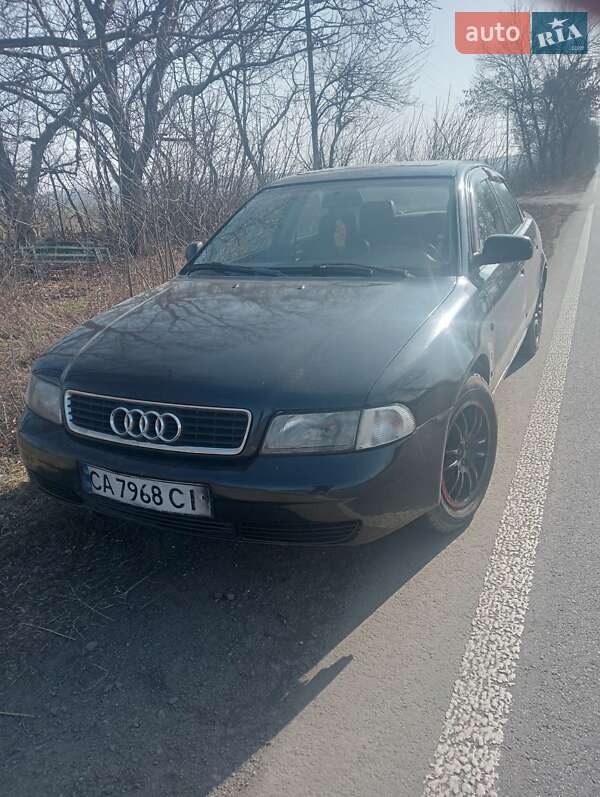 Седан Audi A4 1996 в Бершади