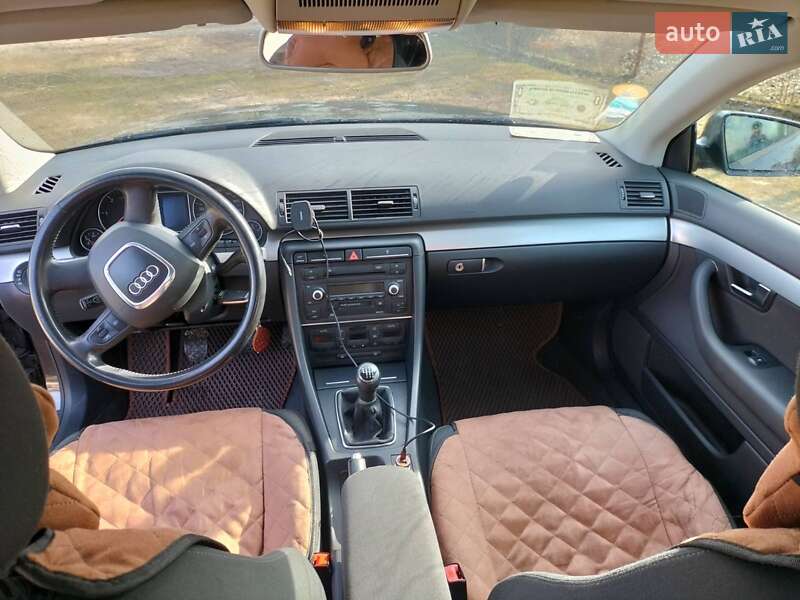 Седан Audi A4 2006 в Щирце