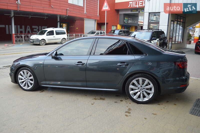 Седан Audi A4 2017 в Львові
